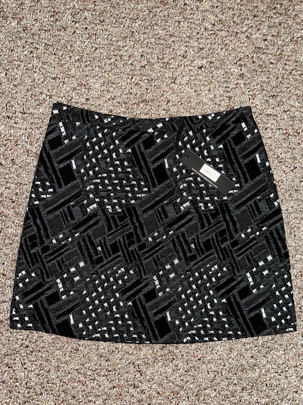 NWT Neesha Gray Geometric Pull-On Pencil Skirt - L